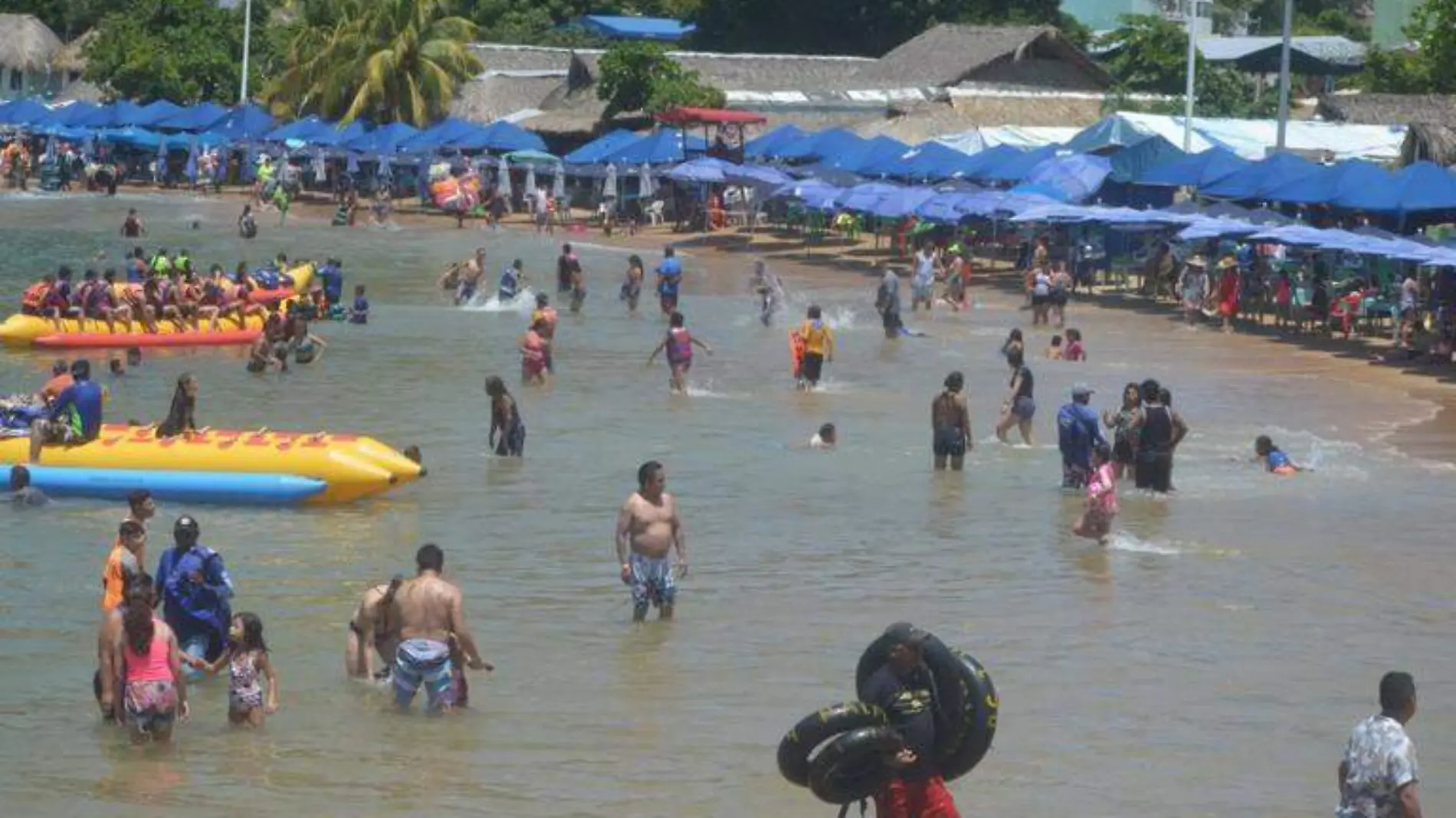 Turismo Acapulco playa caletilla